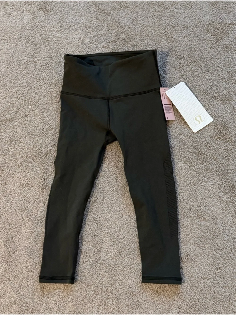 2017 Lululemon Reveal Crop 15” Dark Olive Mesh Leggings Rare Size 4 NWT